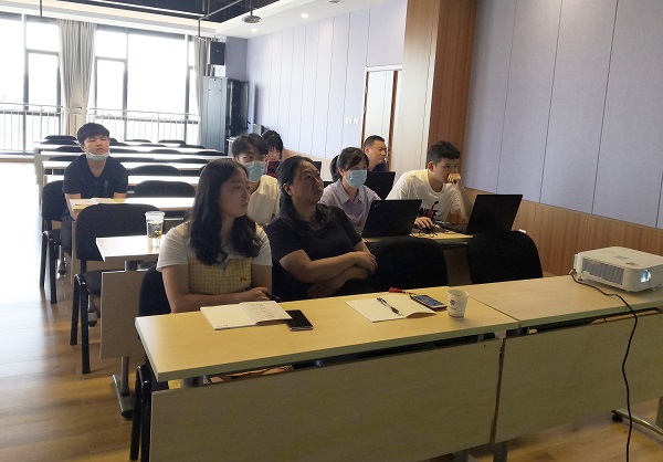 1629181188189028517.jpg 2.jpg