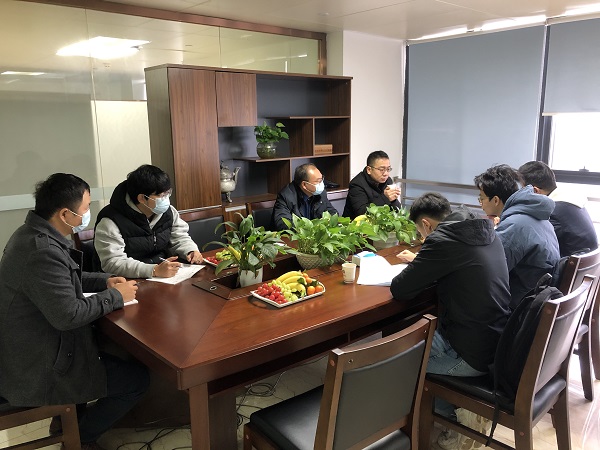 在广东分公司会议室进行交流-1.jpg