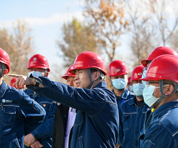 1667367680704067517.jpg 业主领导现场工作指示.jpg